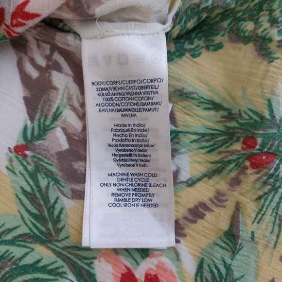 CHAPS Plus ❤️ Cold Shoulder Blouse - Picture 3 of 3